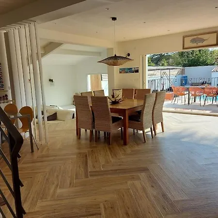 Superbe Maison A 100 M De La Mer-piscine-jacuzzi 酒店